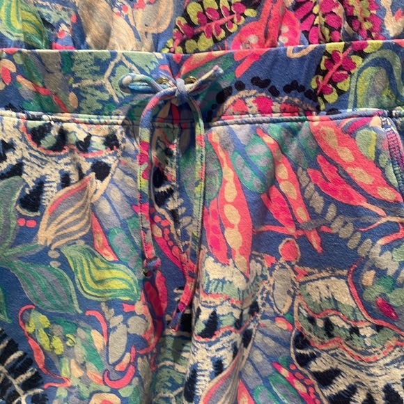 Lilly Pulitzer | Skipper Romper | Fantasy Garden Print | Long Sleeve | Size XS - Picture 6 of 9